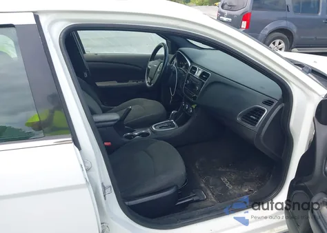 2012 Chrysler 200 Touring z USA, uszkodzony, nr VIN 1C3CCBBB0CN104255